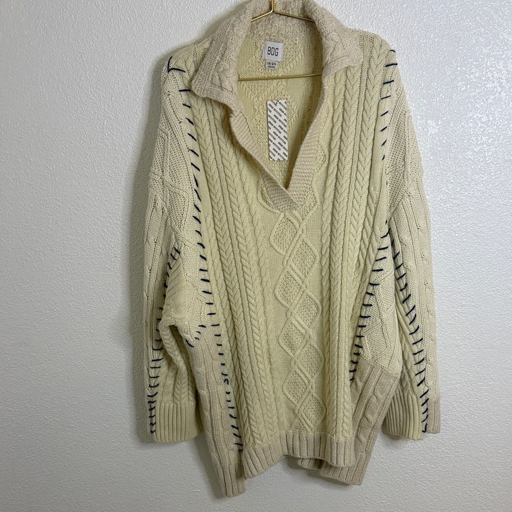 NWT- BDG- Oversized Cream Cable Knit Sweater with half stitch detail- Size L/XL